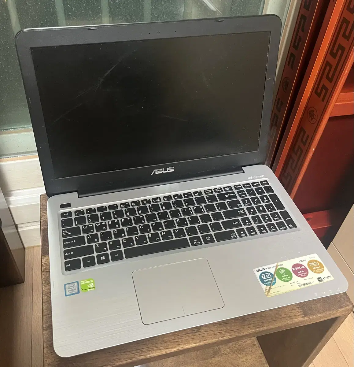 ASUS A556U